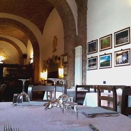Cisterna Nel Borgo Hotel Castiglione dʼOrcia Екстериор снимка
