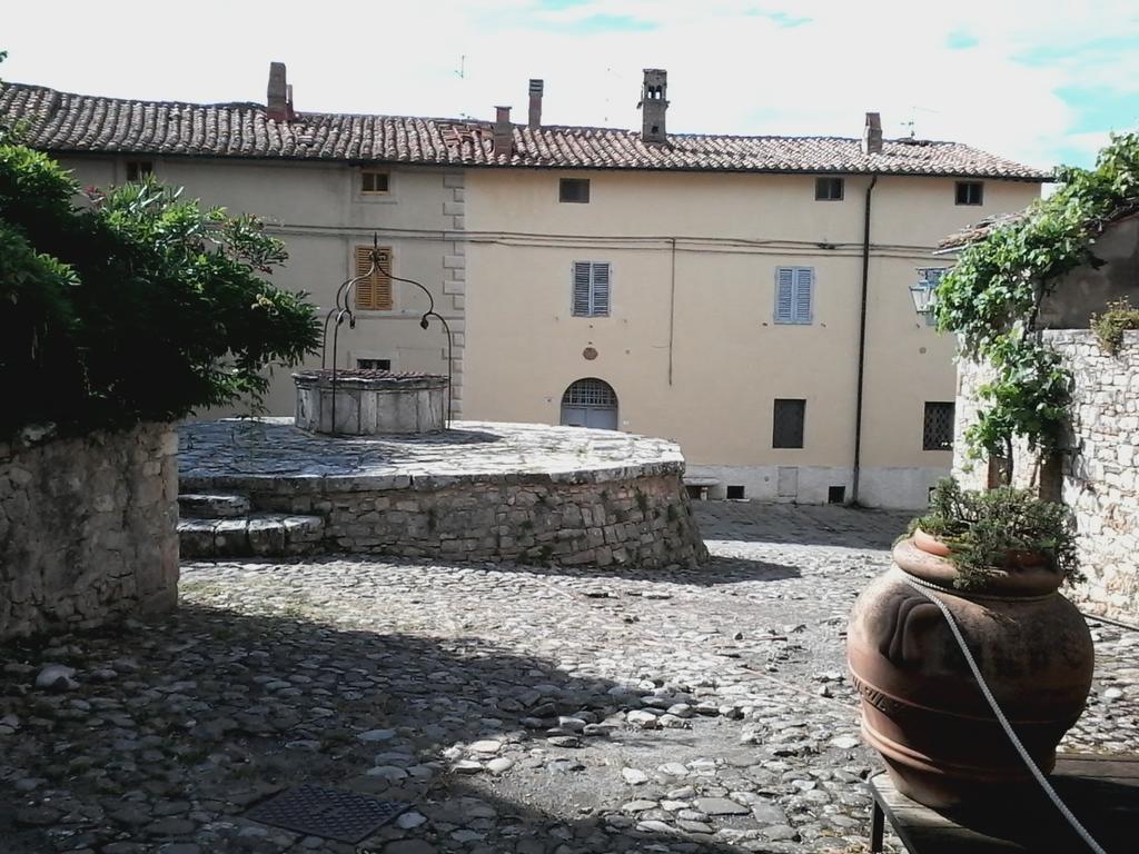 Cisterna Nel Borgo Hotel Castiglione dʼOrcia Екстериор снимка