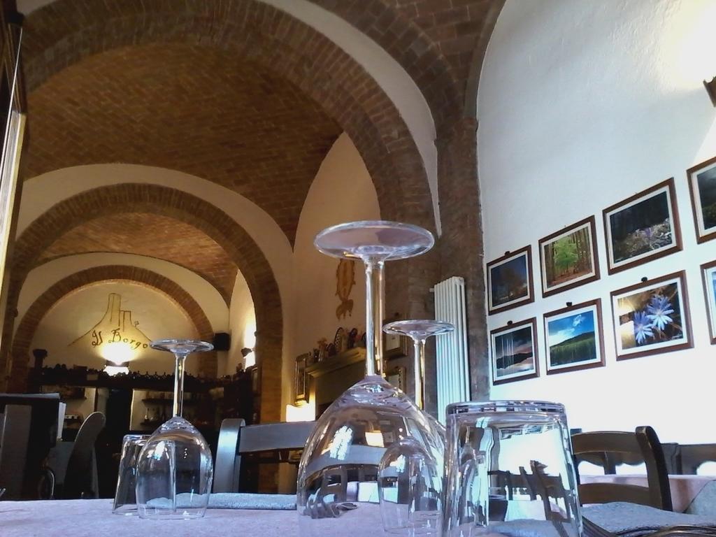 Cisterna Nel Borgo Hotel Castiglione dʼOrcia Екстериор снимка