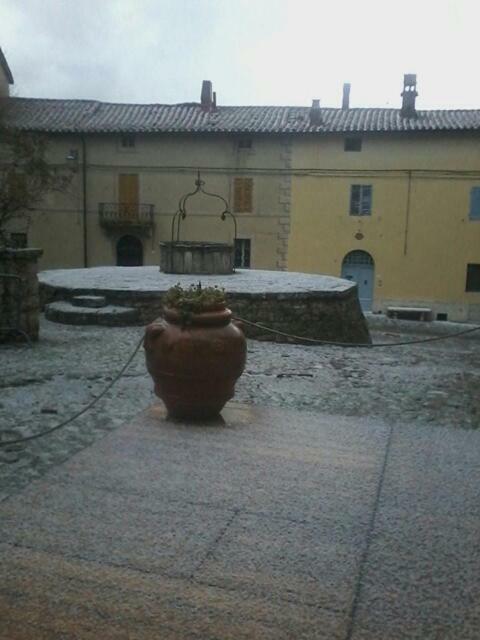 Cisterna Nel Borgo Hotel Castiglione dʼOrcia Екстериор снимка